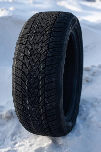 фото протектора и шины WINTERHAWKE I Шина ZMAX WINTERHAWKE I 175/70 R13 82T