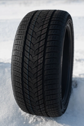 фото протектора и шины WINTERHAWKE II Шина ZMAX WINTERHAWKE II 255/55 R19 111H