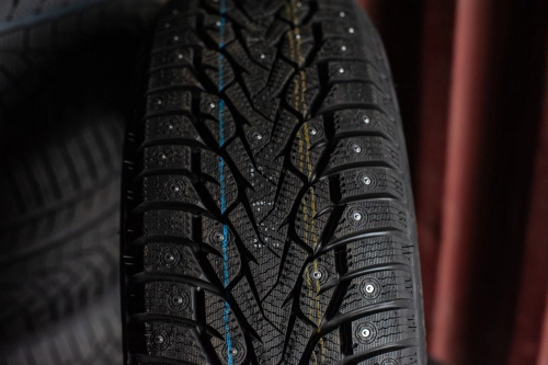 фото протектора и шины WINTERNOVA STUD III Шина ZMAX WINTERNOVA STUD III 255/55 R19 107T