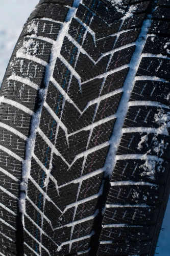 фото протектора и шины WINTERHAWKE II Шина ZMAX WINTERHAWKE II 255/55 R19 111H